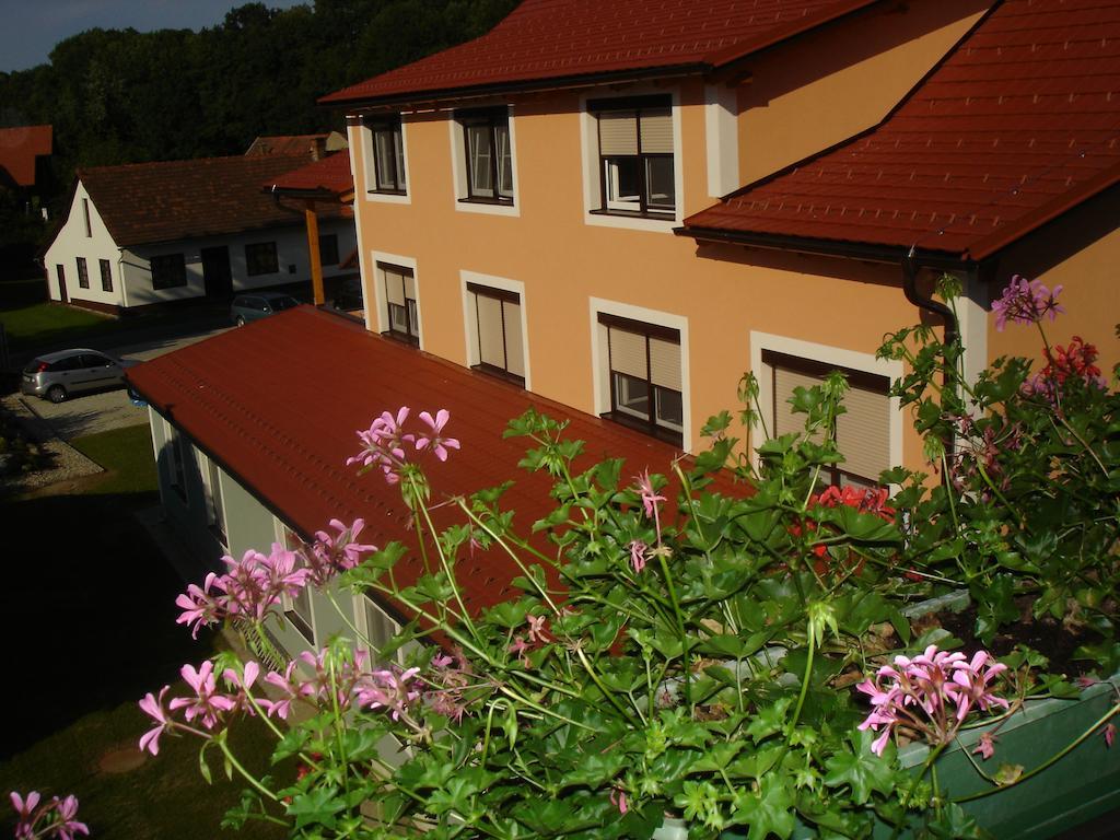 Hotel Altneudoerflerhof Bad Radkersburg Exterior foto